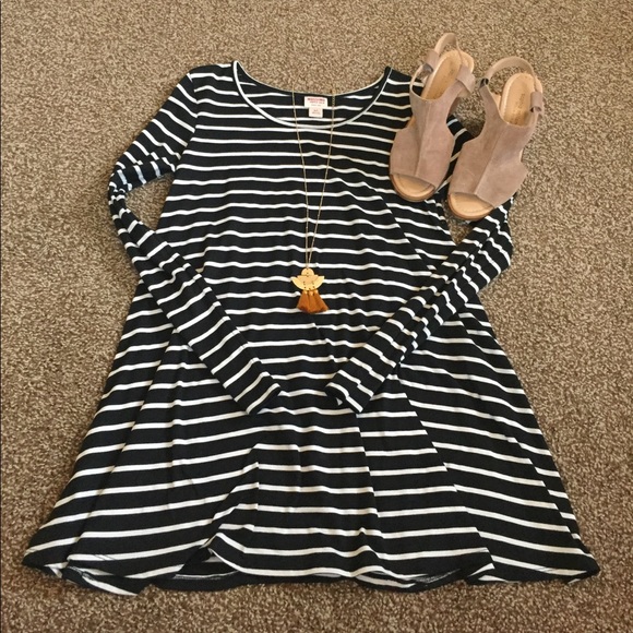 Long sleeved T-Shirt Dress - Picture 1 of 5